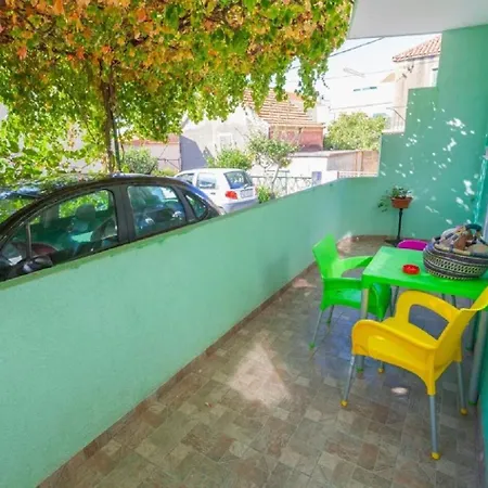 Tomislava - Ground Floor * Makarska