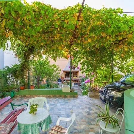 Tomislava - Ground Floor Apartment